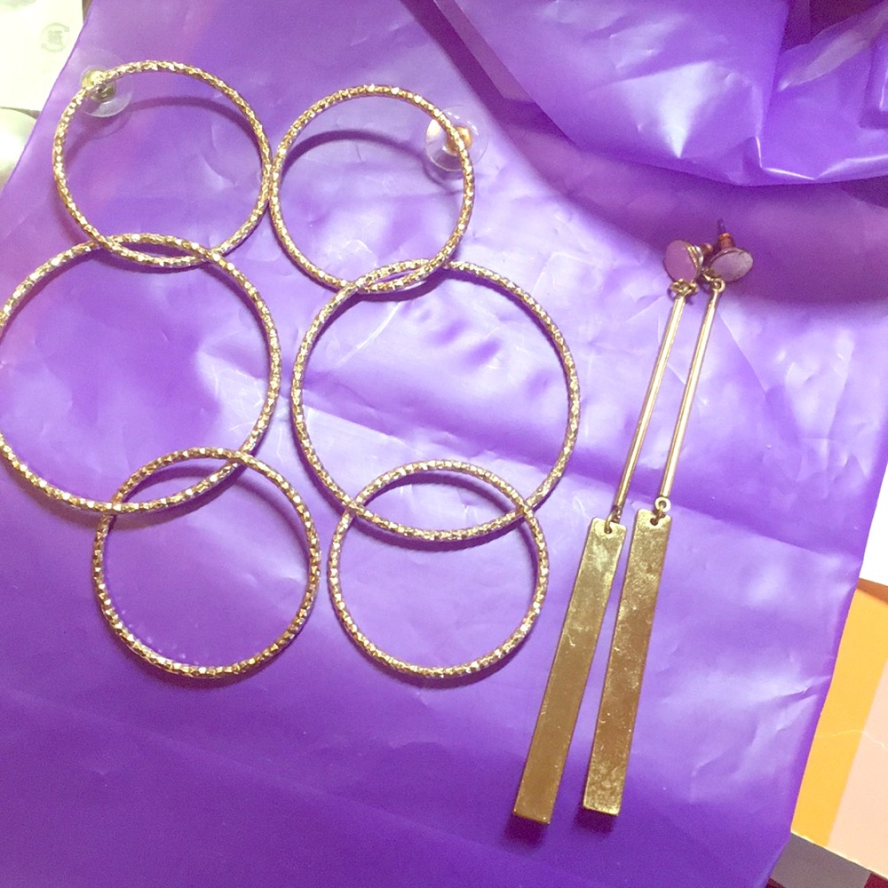 LOT OF 2 pairs of fashion earrings